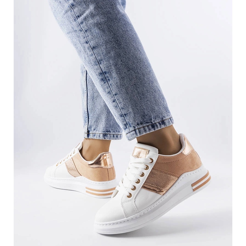 Tênis branco com detalhes rosa Deans 1