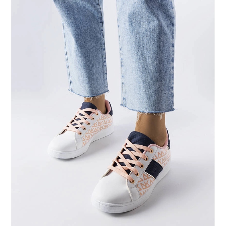 Inna Tênis branco com detalhes coloridos da Kessla 1