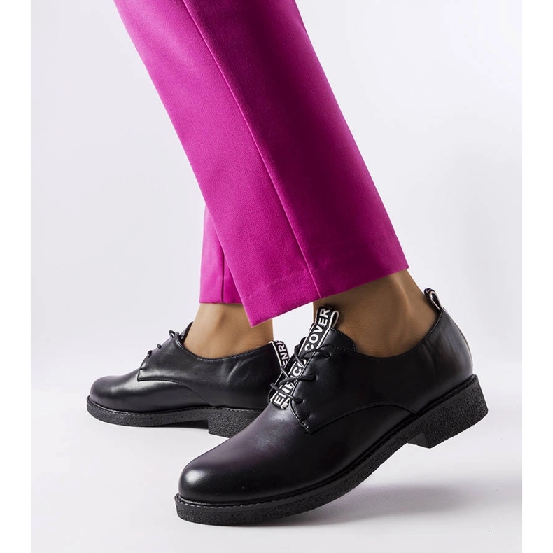 Brogues pretos com cadarço Edmonton 1