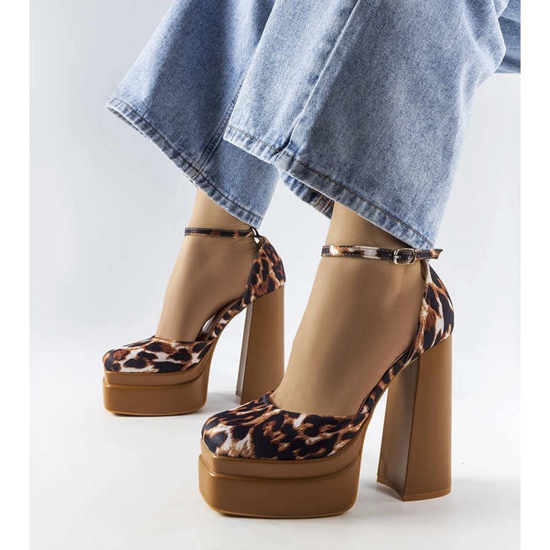 Sapatilha marrom de salto alto Romines castanho 1