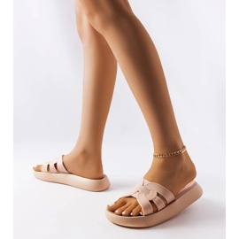 Chinelos de borracha bege da Coudert 1