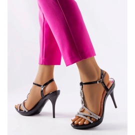 Sandália salto agulha preto com strass Angélil 1