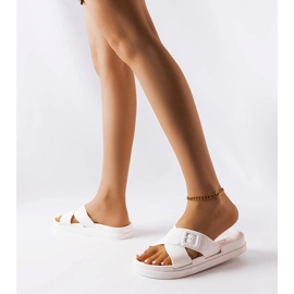 Sliders de borracha branca com fivela de Pauline branco 2