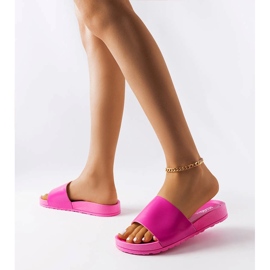 Chinelos de borracha rosa da Sabourin 2