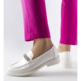 Mocassins brancos decorados com strass Montreal 1 Mocassins brancos decorados com strass Montreal 1