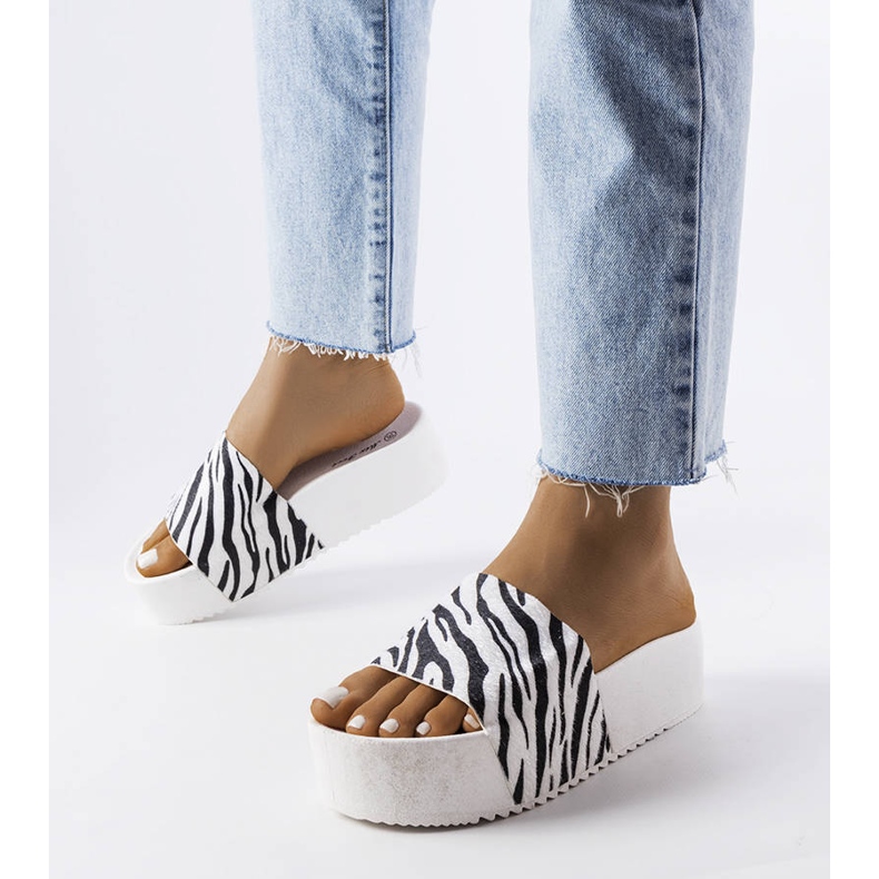 Escorregas de zebra AE35 branco 1