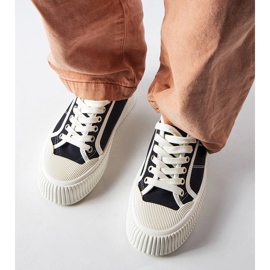 Tênis plataforma preto Castanthei 1