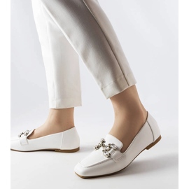 Mocassim Marechal branco com strass 1 Mocassim Marechal branco com strass 1