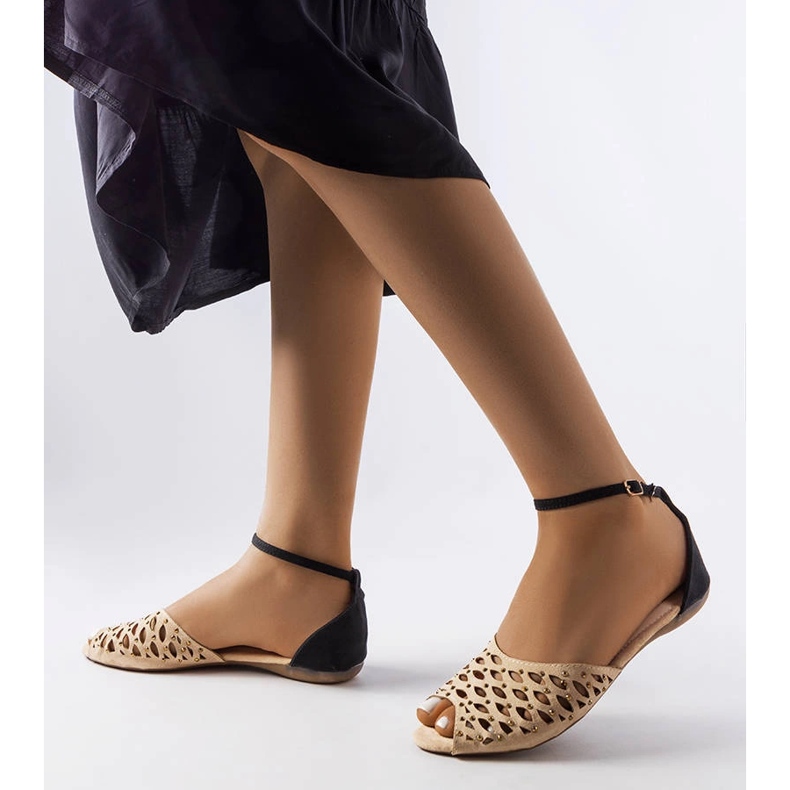 Sandália bege vazada com zircões Avice 2