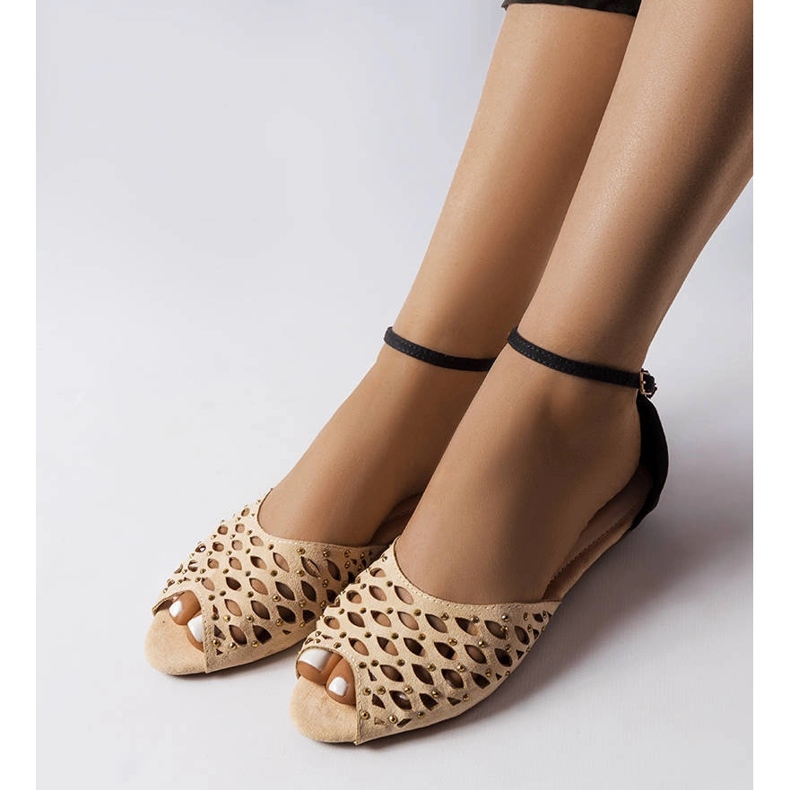 Sandália bege vazada com zircões Avice 1