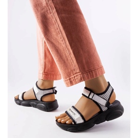 Sandália esportiva preta e branca Faribault branco 1