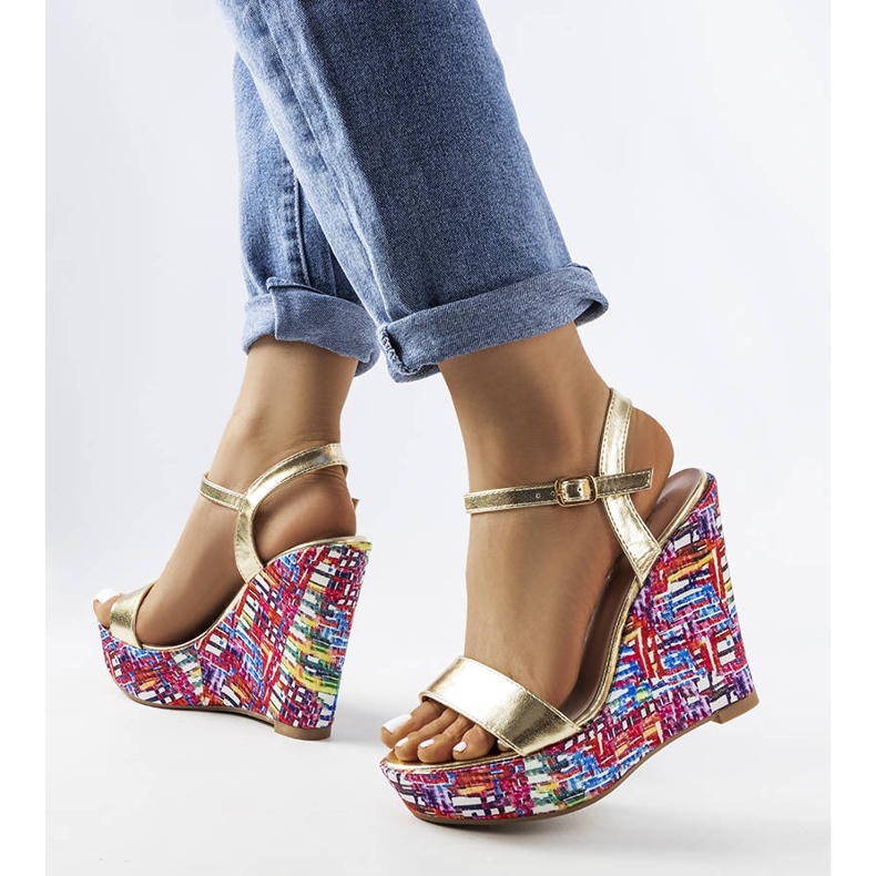 Sandálias de cunha douradas Fairmont dourado 1