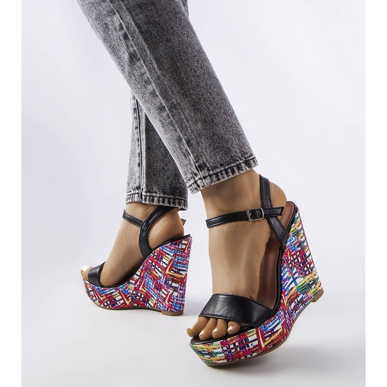 Sandálias de cunha pretas Fairmont preto 1