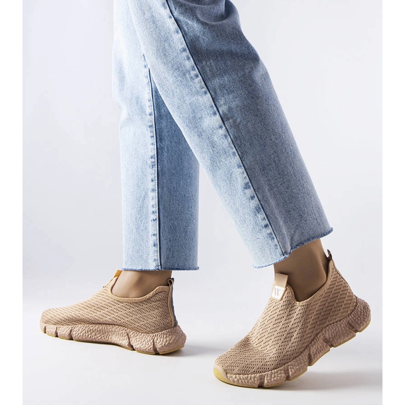 Tênis slip-on bege Yellville. 1