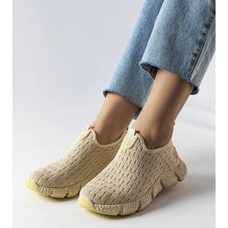 Tênis esportivo bege claro Obenor 1