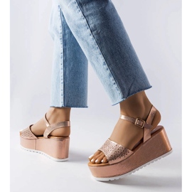 Sandálias plataforma rosa vazadas da Stockton 1