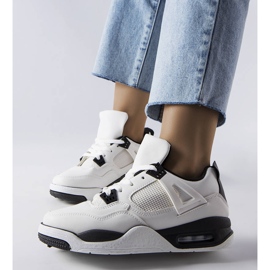 Tênis branco da Malas materiais combinados 1