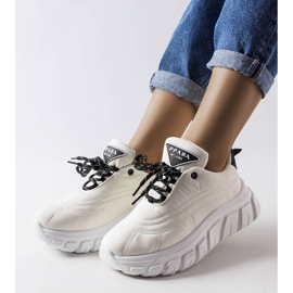 Inna tênis branco aisys 1