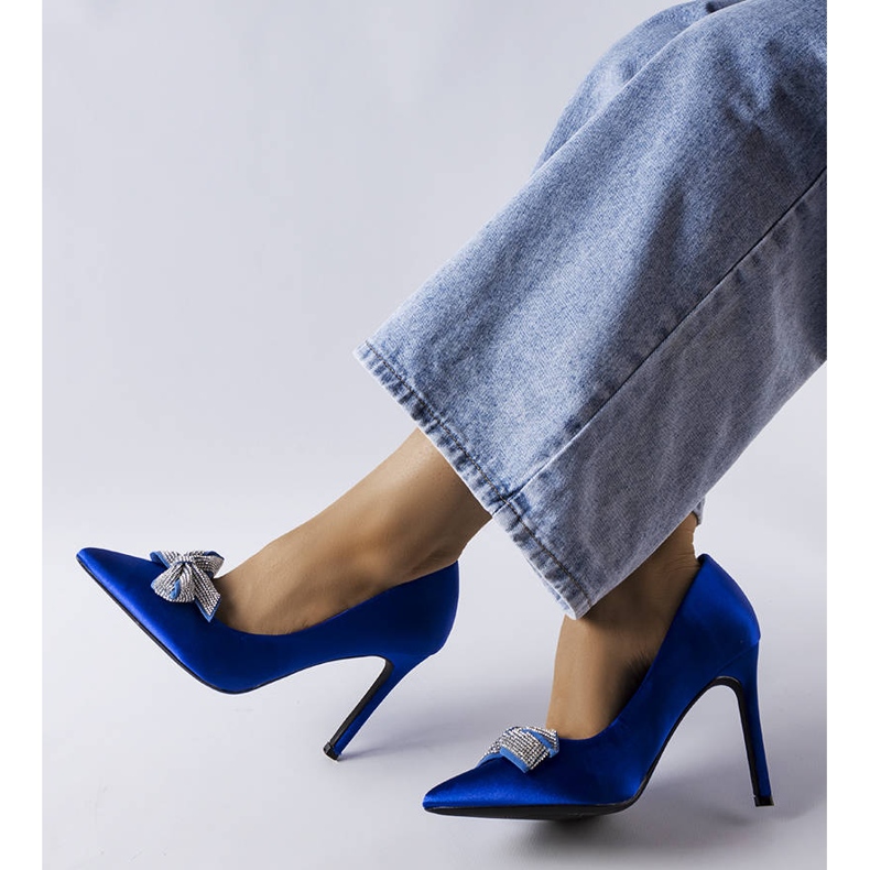 Alfinetes azuis com acabamento acetinado e laço Mia azul 2