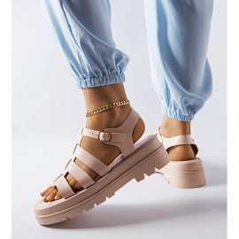 Sandália bege com solado trato da Saidi 2