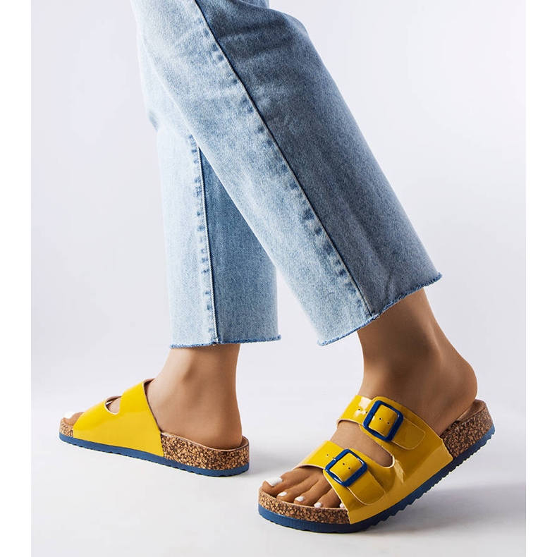 Slides de cortiça amarela com fivelas de Lee Cooper LCW-22-35-1158L amarelo 1