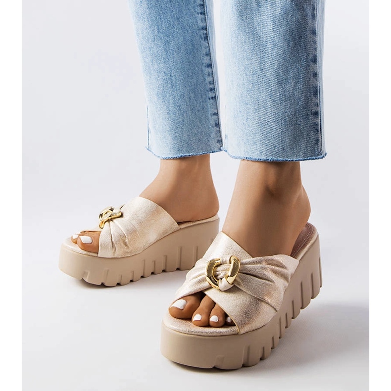 Chinelos de mulher Laura gold dourado 1