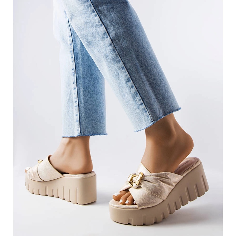 Chinelos de mulher Laura gold dourado 2