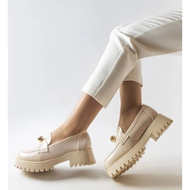 Inna Sapato laqueado bege Stella 1 Inna Sapato laqueado bege Stella 1