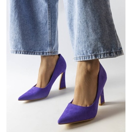 Sapatos roxos com salto agulha assimétrico, Linda tolet 1
