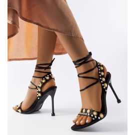 Sandálias pretas decoradas com pérolas Grange preto 1 Sandálias pretas decoradas com pérolas Grange preto 1