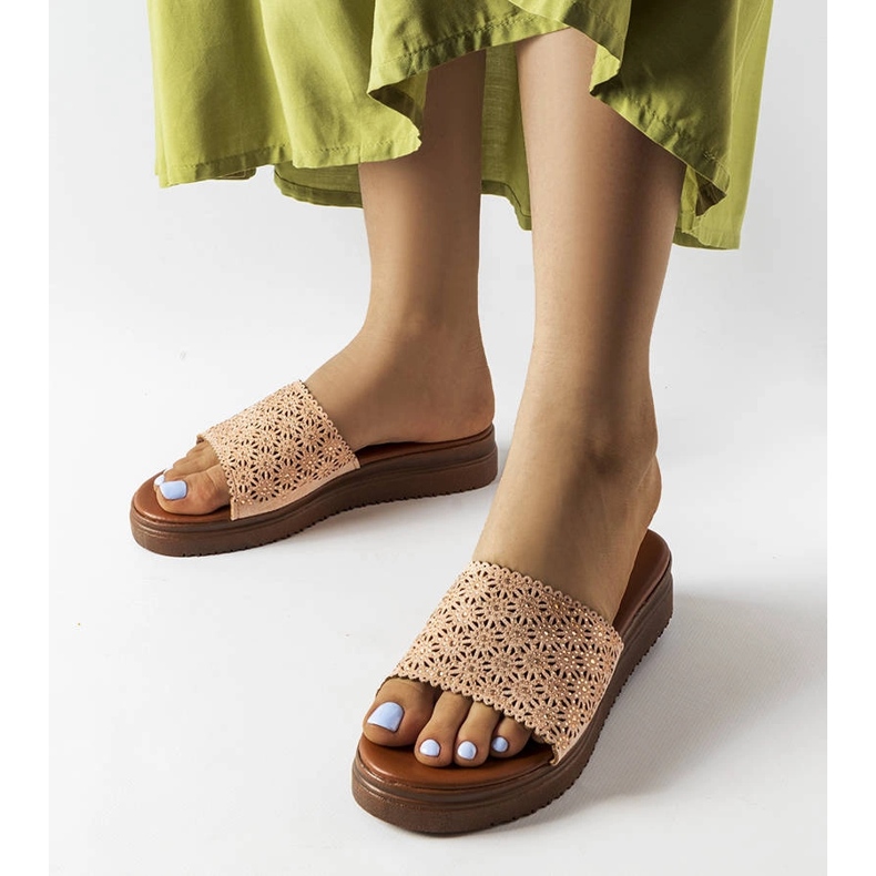 Sliders perfurados rosa com zircões de Irvine 1