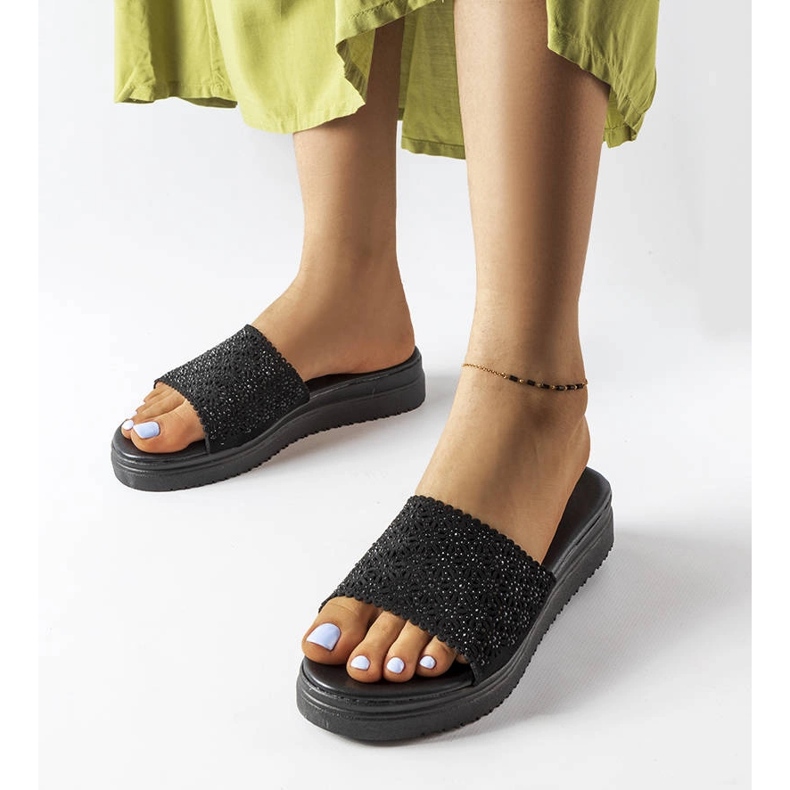 Sliders pretos perfurados com zircões de Irvine 1