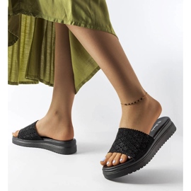 Sliders pretos perfurados com zircões de Irvine 2 Sliders pretos perfurados com zircões de Irvine 2