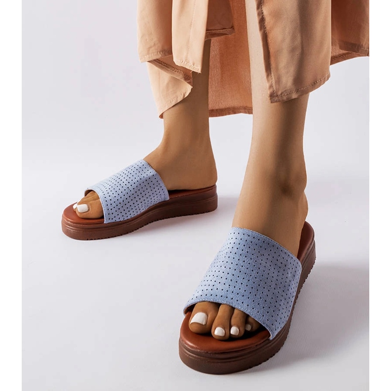 Chinelos azuis com cabedal vazado, Idabel azul 1