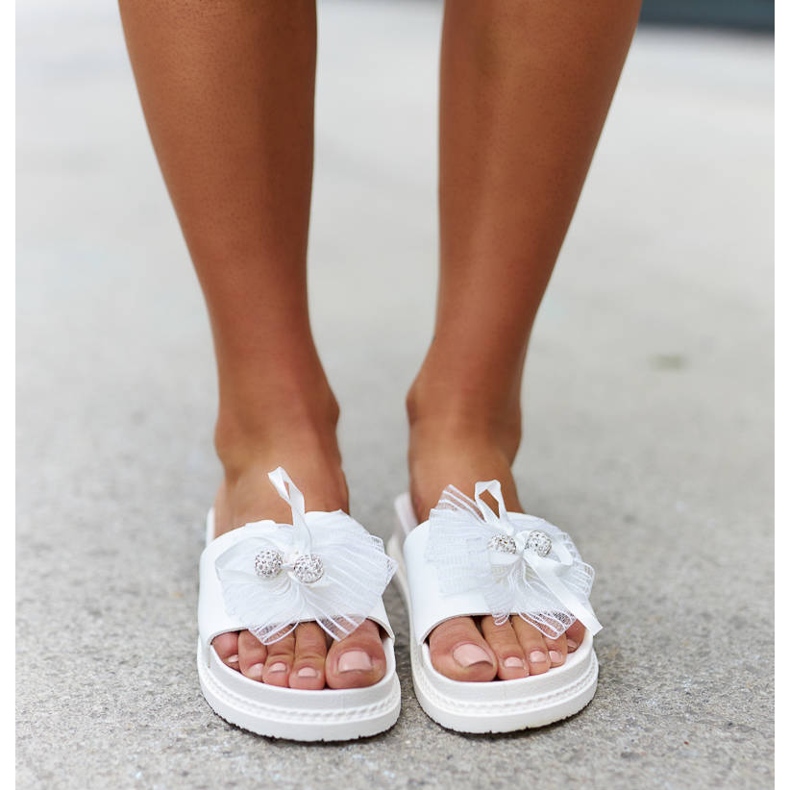 Sliders brancos com um laço de Dido 1