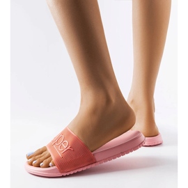 Chinelos de borracha rosa da Azelio 1