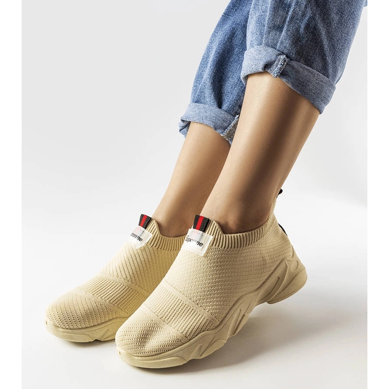 Tênis slip-on bege Greco. 1