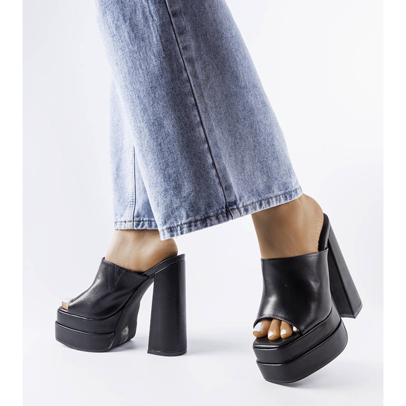 Sandálias de salto alto preto Mertzon 1