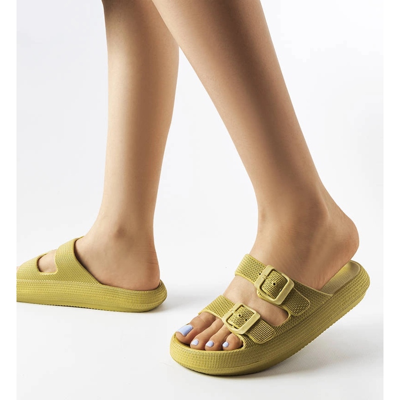 Sliders de borracha verde com fivelas de Padova 1 Sliders de borracha verde com fivelas de Padova 1