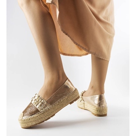 Alpargatas douradas com zircônias Lauro dourado 1