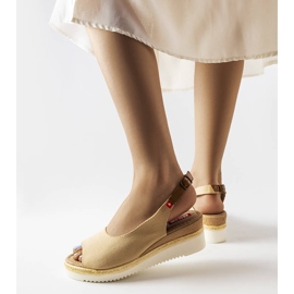 Sandália de cunha Big Star bege JJ276049 1