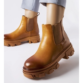 Botins enormes marrons, Castell. castanho 1