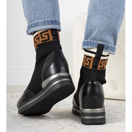 Tênis preto cunha Wanda 1