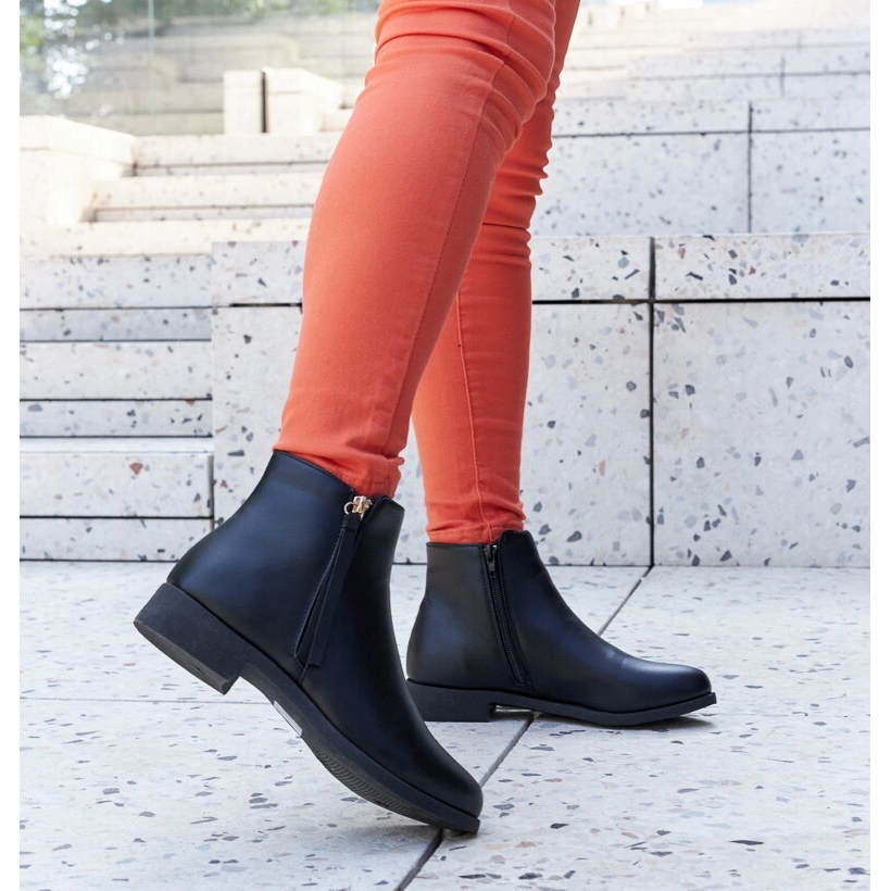 Botins online rasos pretos