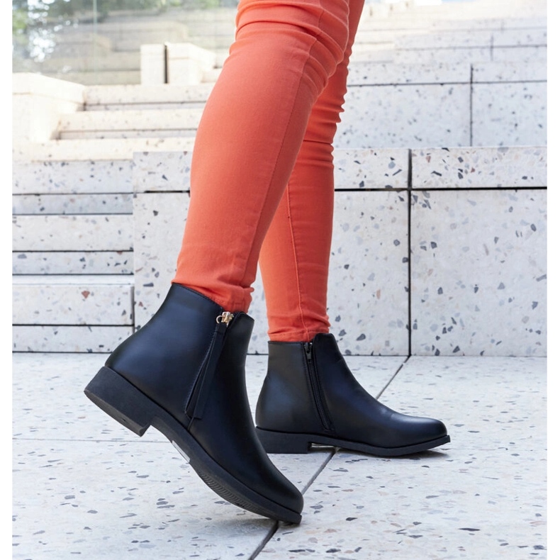 Botins rasos com isolamento preto Paien 1