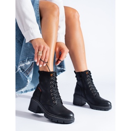 Botins Shelovet pretos com atacadores e salto largo 1