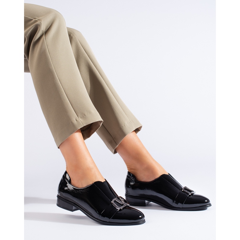 Sapatos pretos elegantes de W. Potocki 1