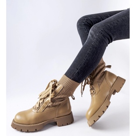 Botas meia bege vazadas da Portico 1