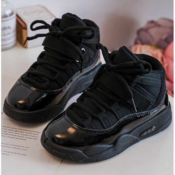 Calçado desportivo infantil com atacadores preto Darina 1