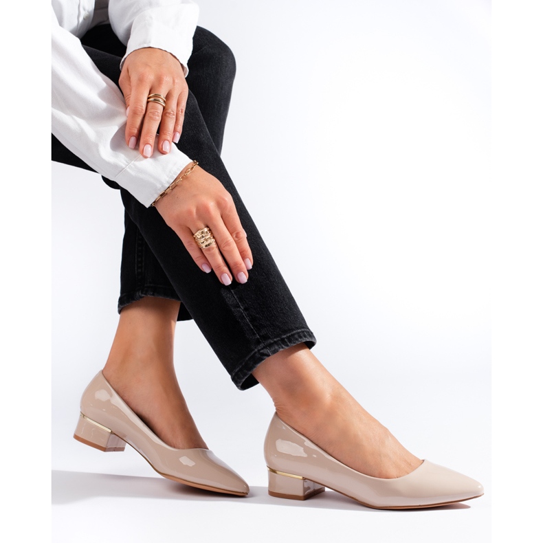 Goodin Bombas clássicas com salto baixo bege 1